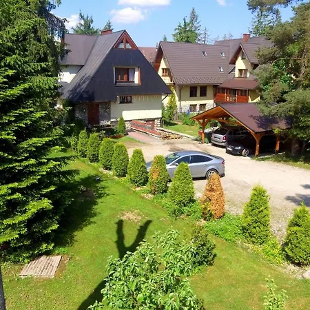 Goscinne Majerczyk *