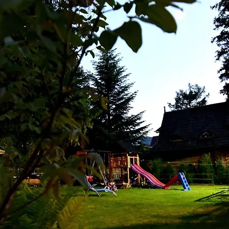 Goscinne Majerczyk *