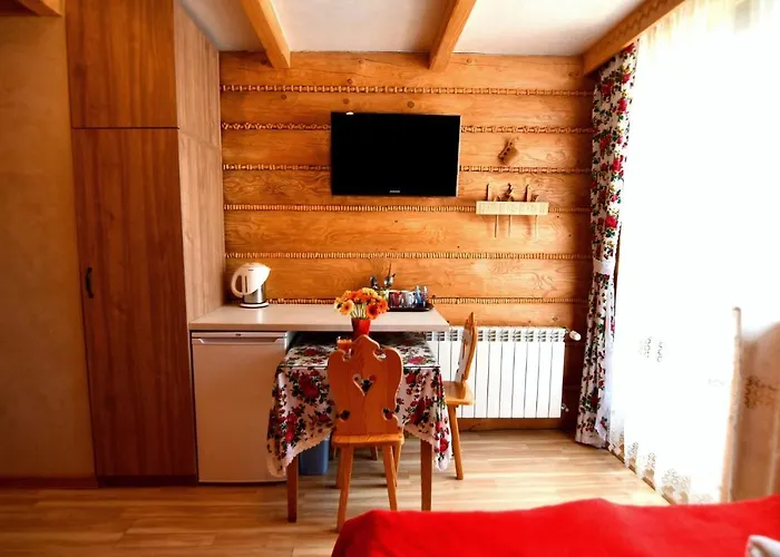 Goscinne Majerczyk *