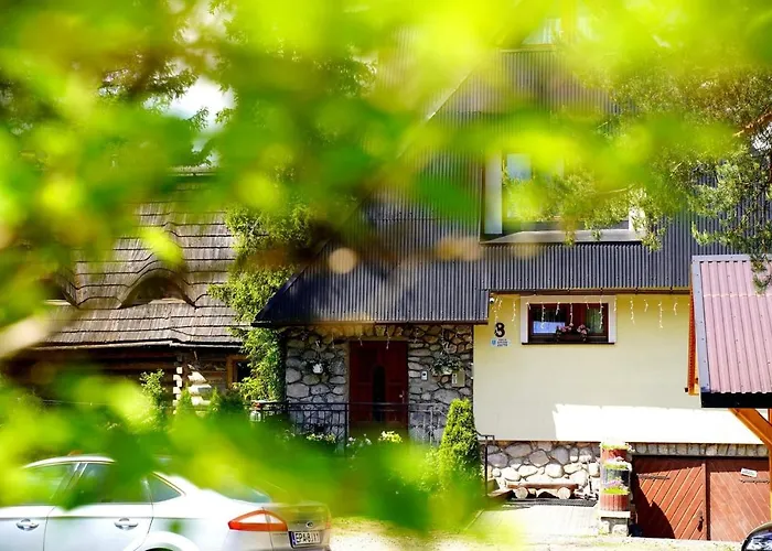 Goscinne Majerczyk *