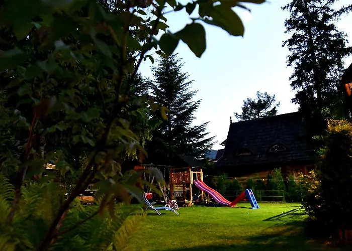 Goscinne Majerczyk *